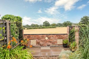 Photo 19- click for photo gallery